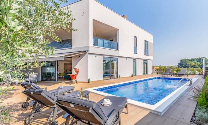 Cervar House | 200 m² Maisonette ∙ 3 bedrooms ∙ 6 guests