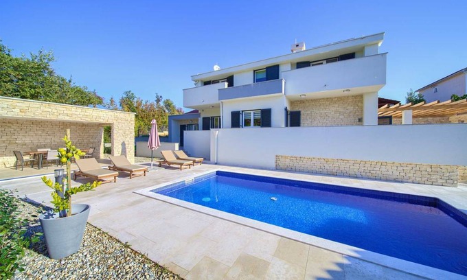 Risika Villa | 200 m² Villa ∙ 3 bedrooms ∙ 8 guests