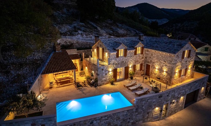 Dol Villa | 200 m² Villa ∙ 4 bedrooms ∙ 8 guests