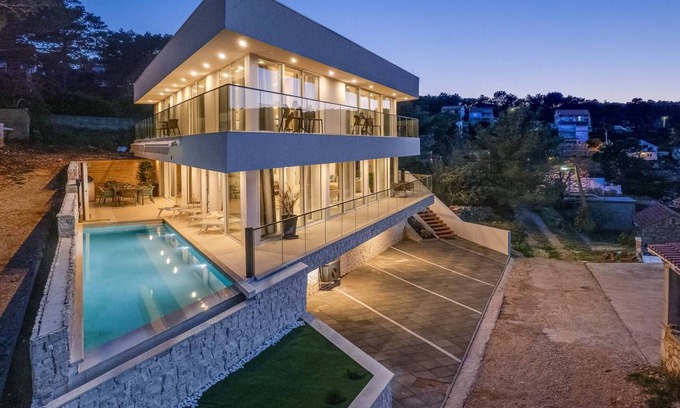 Vrboska Villa | 202 m² Villa ∙ 4 bedrooms ∙ 8 guests