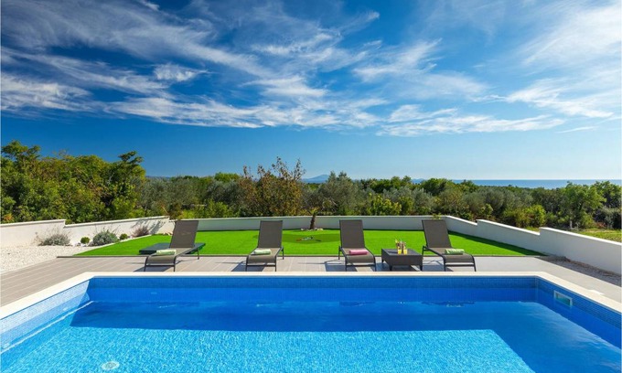 Peruski House | 207 m² House ∙ 4 bedrooms ∙ 10 guests