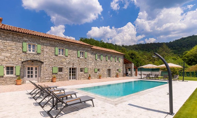 Buzet House | 210 m² House ∙ 4 bedrooms ∙ 8 guests