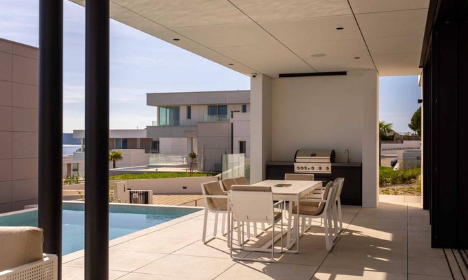 Ugljan Villa | 235 m² Villa ∙ 5 bedrooms ∙ 10 guests