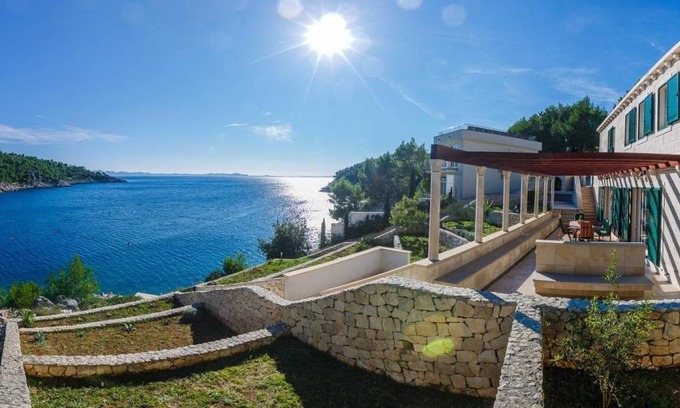 Cove Osibova (Milna) House | 240 m² House ∙ 3 bedrooms ∙ 8 guests