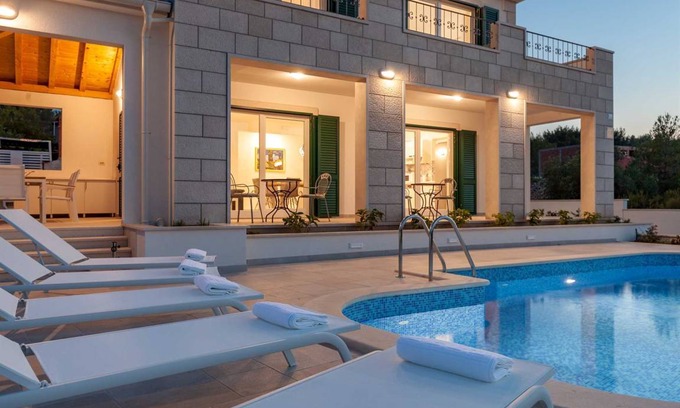 Cove Osibova (Milna) Villa | 240 m² Villa ∙ 4 bedrooms ∙ 8 guests