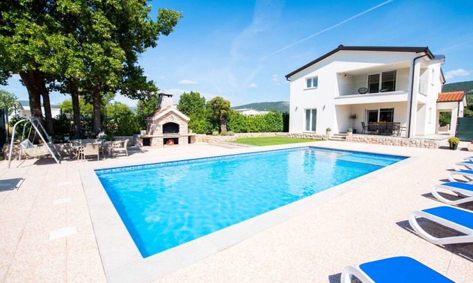 Donji Prolozac Other | 250 m² Accommodation ∙ 5 bedrooms ∙ 12 guests
