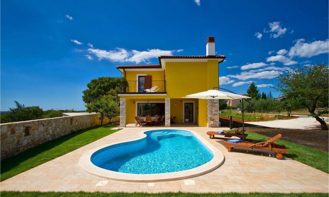 Smoljanci House | 250 m² House ∙ 4 bedrooms ∙ 10 guests