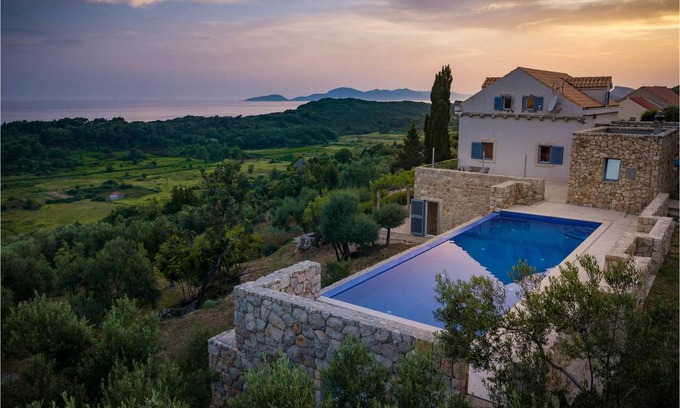 Sudurad House | 250 m² House ∙ 5 bedrooms ∙ 10 guests