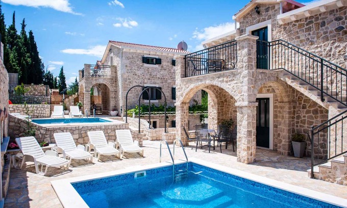 Kremena House | 250 m² House ∙ 7 bedrooms ∙ 24 guests