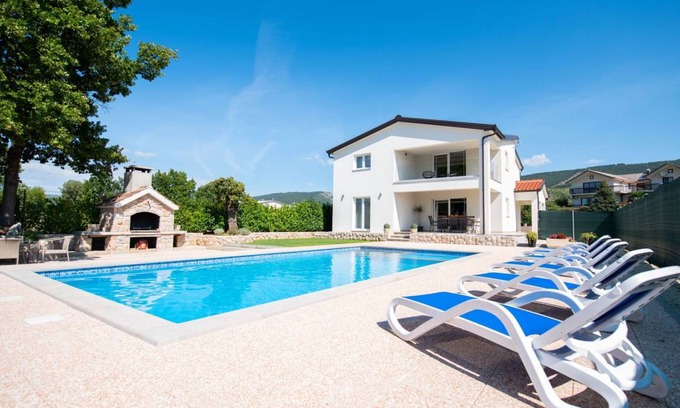 Donji Prolozac House | 250 m² House ∙ 1 bedroom ∙ 12 guests