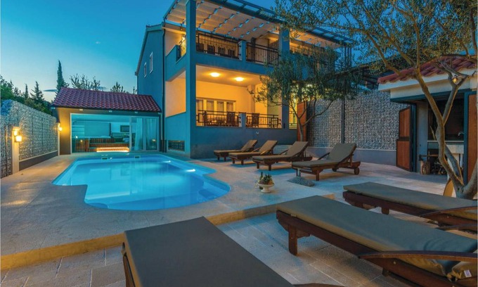 Pridraga House | 252 m² House ∙ 8 bedrooms ∙ 15 guests