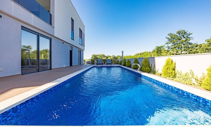 Cervar Villa | 260 m² Villa ∙ 3 bedrooms ∙ 7 guests