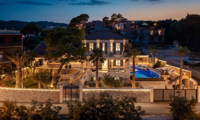 Slatine House | 270 m² House ∙ 5 bedrooms ∙ 10 guests