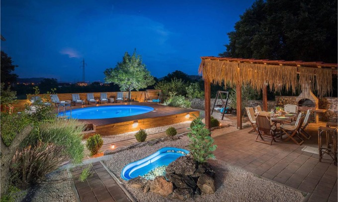 Bilice House | 270 m² House ∙ 5 bedrooms ∙ 8 guests