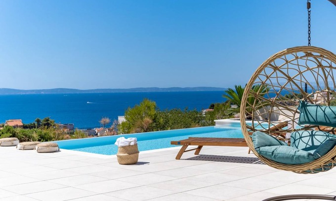 Podstrana Villa | 270 m² Villa ∙ 4 bedrooms ∙ 8 guests