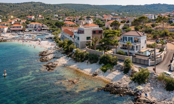 Slatine Villa | 270 m² Villa ∙ 5 bedrooms ∙ 10 guests