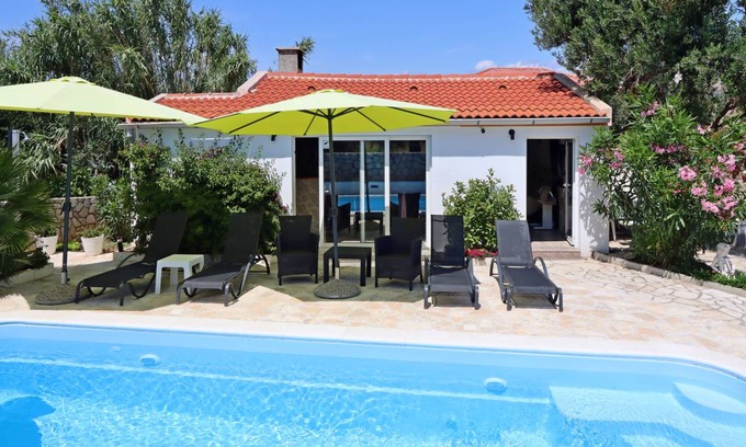 Pag Apartment | 28 m² Apartment ∙ 1 bedroom ∙ 2 guests
