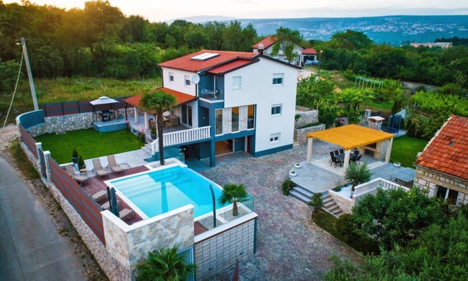 Zmijavci Villa | 280 m² Villa ∙ 4 bedrooms ∙ 10 guests