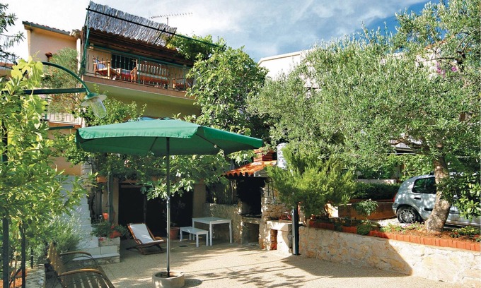 Zaboric Apartment | 3 bedroom accommodation in Zaboric