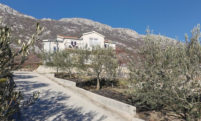 Omis Apartment | 3 bedroom lovely apartment in Gata