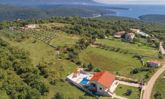 Peruski House | 3 bedroom lovely home in Krnica