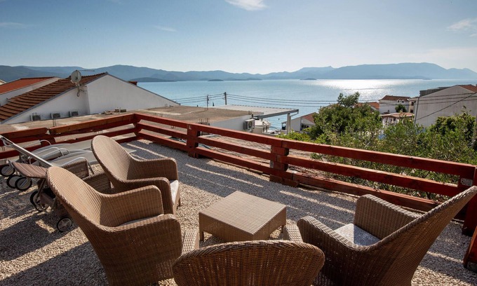 Komarna Apartment | 3 bedroom nice apartment in Komarna