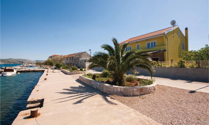Krapanj Apartment | 30 m² Apartment ∙ 1 bedroom ∙ 4 guests