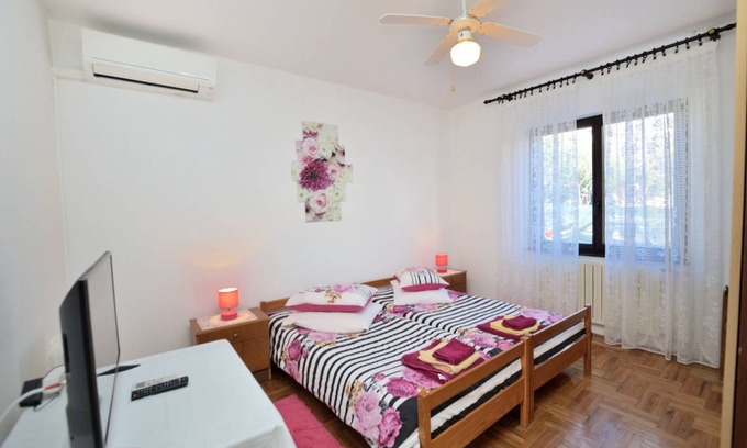 Fuskulin Resort | 30 m² Private room ∙ 3 guests