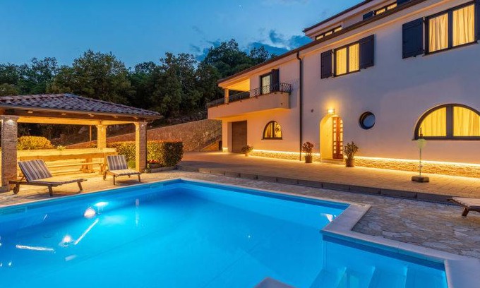Viskovo House | 300 m² House ∙ 6 bedrooms ∙ 12 guests