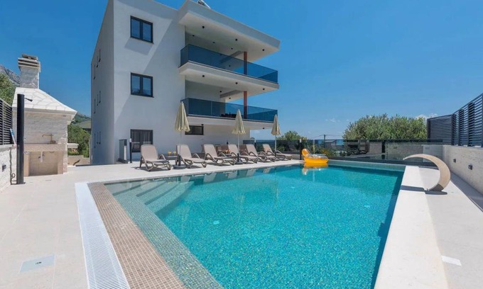 Umac House | 300 m² House ∙ 6 bedrooms ∙ 12 guests