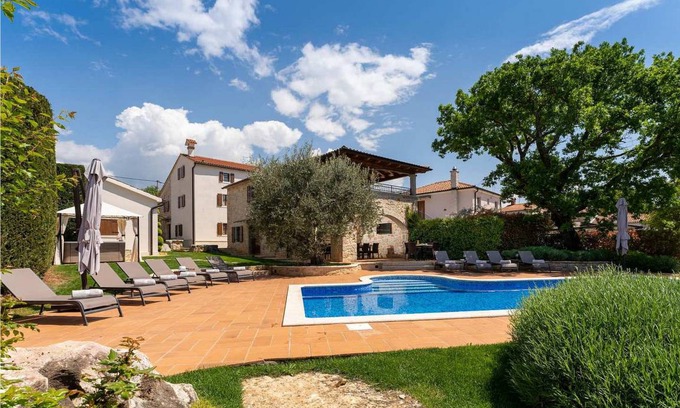 Lasici House | 300 m² House ∙ 7 bedrooms ∙ 14 guests