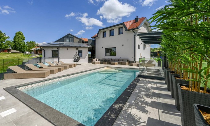 Ludbreg House | 300 m² House ∙ 4 bedrooms ∙ 10 guests