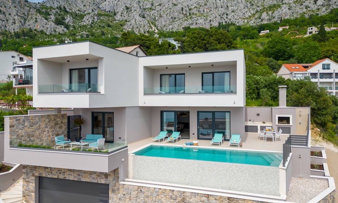 Omis Villa | 300 m² Villa ∙ 3 bedrooms ∙ 6 guests