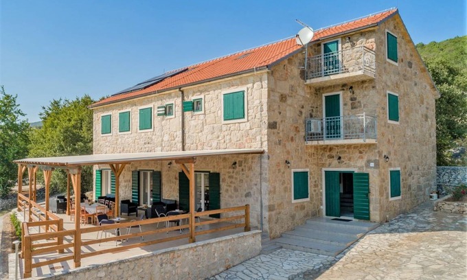 Trolokve Villa | 300 m² Villa ∙ 6 bedrooms ∙ 14 guests