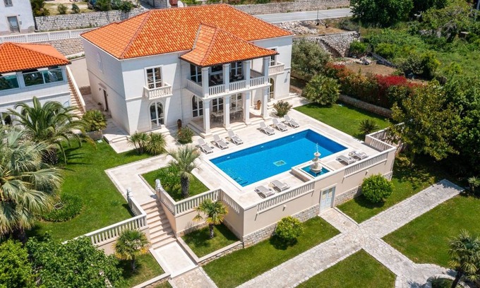 Trsteno Villa | 300 m² Villa ∙ 6 bedrooms ∙ 12 guests