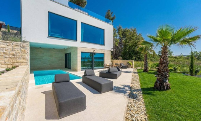 Ljubac Villa | 316 m² Villa ∙ 3 bedrooms ∙ 6 guests