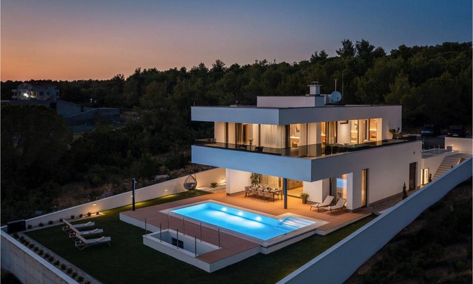 Diklo House | 350 m² House ∙ 4 bedrooms ∙ 8 guests