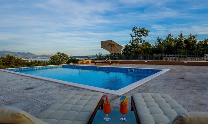 Rudine Villa | 360 m² Villa ∙ 5 bedrooms ∙ 10 guests
