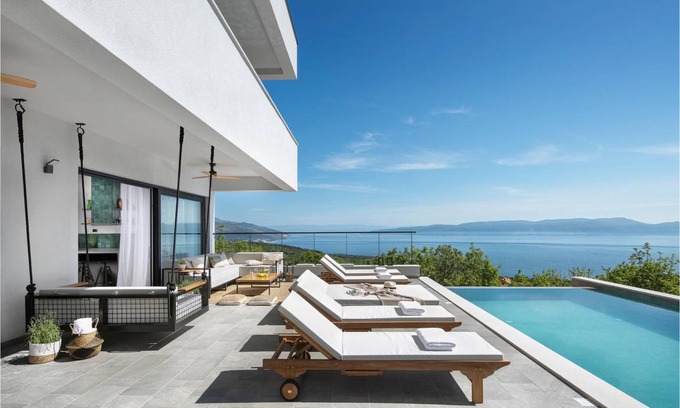 Crni House | 396 m² House ∙ 4 bedrooms ∙ 8 guests