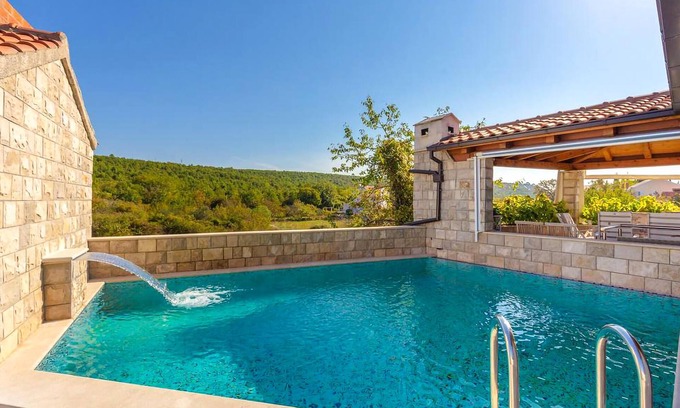 Bosanka House | 4 bedroom accommodation in Bosanka