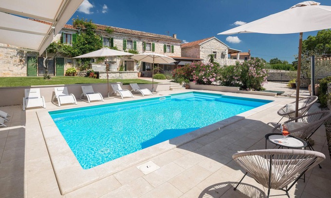 Jakovici House | 4 bedroom amazing home in Tinjan