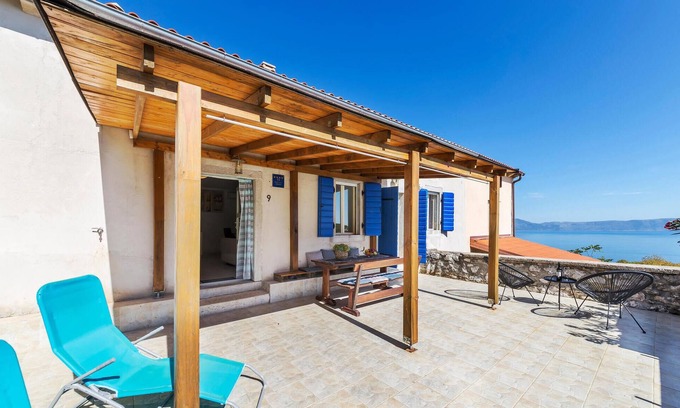 Crni House | 4 bedroom nice home in Labin