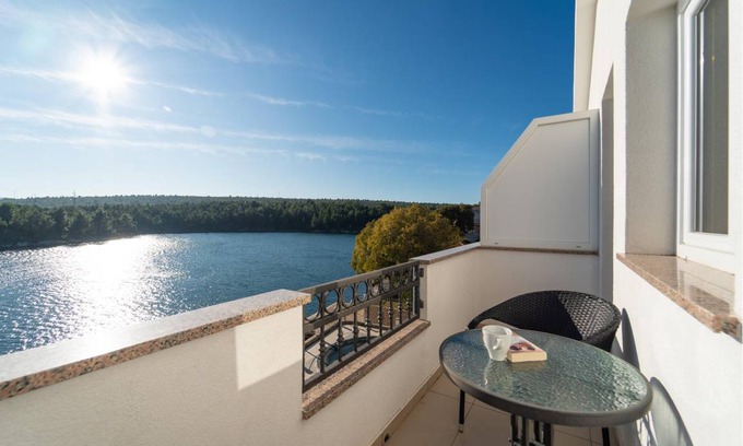 Obrovac Apartment | 40 m² Apartment ∙ 1 bedroom ∙ 4 guests