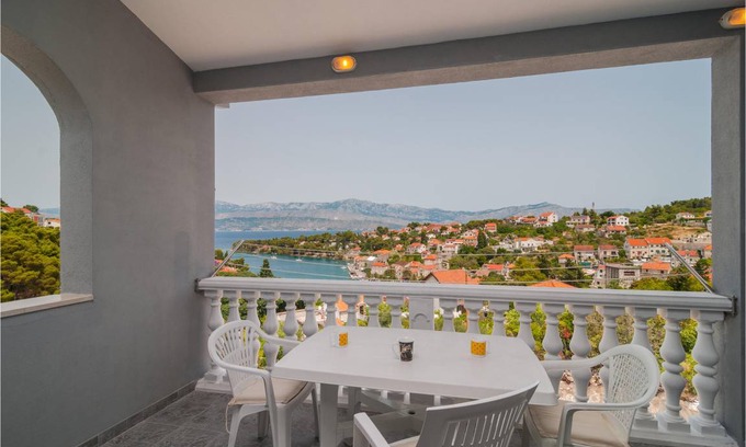 Splitska Apartment | 40 m² Apartment ∙ 2 bedrooms ∙ 4 guests