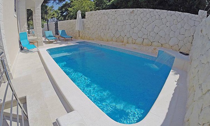 Okrug Donji House | 400 m² House ∙ 5 bedrooms ∙ 10 guests