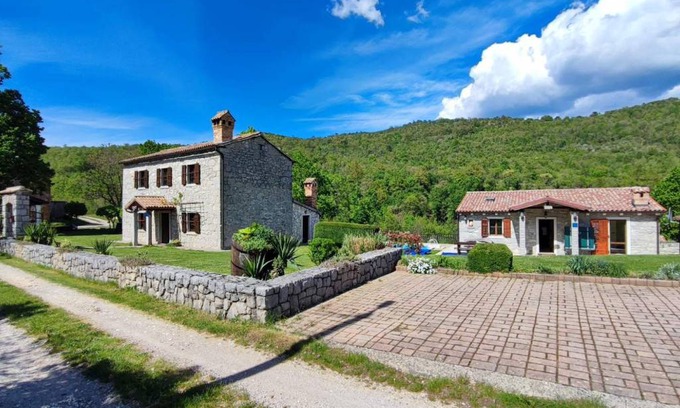 Krkuz Villa | 400 m² Villa ∙ 5 bedrooms ∙ 10 guests