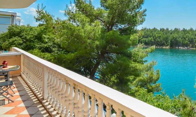 Obrovac Apartment | 45 m² Apartment ∙ 1 bedroom ∙ 4 guests