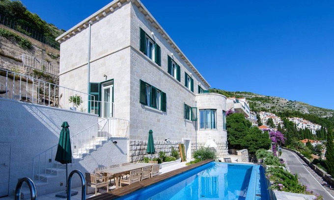 Municipality of Dubrovnik Villa | 450 m² Villa ∙ 5 bedrooms ∙ 12 guests