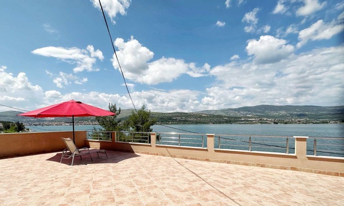 Municipality of Trogir Apartment | 50 m² Apartment ∙ 1 bedroom ∙ 4 guests