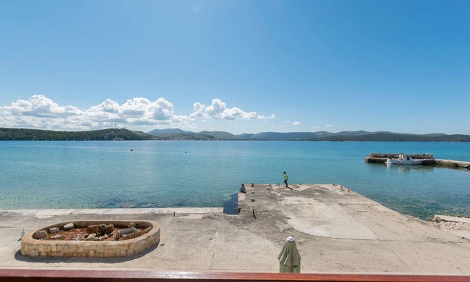 Krapanj Apartment | 50 m² Apartment ∙ 2 bedrooms ∙ 6 guests